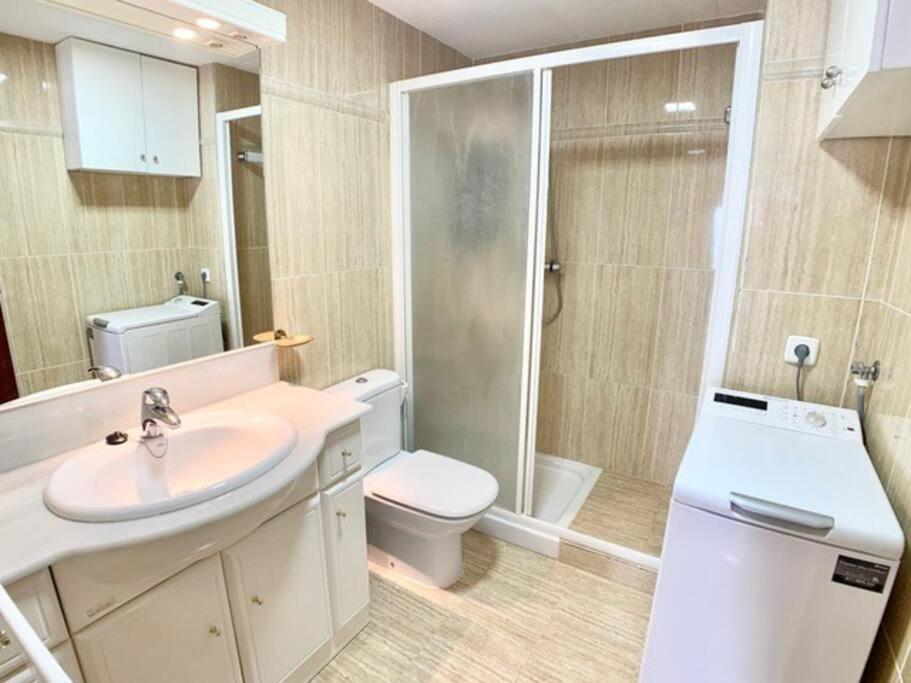 Ferienwohnung Les Pieds Dans L'Eau, La Tete Dans Les Nuages, Roses Exterior foto